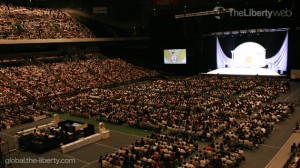 大川隆法總裁在其誕生慶典大型講演會《希望的復活》中，宣揚了世界的自由、和平、正義與繁榮